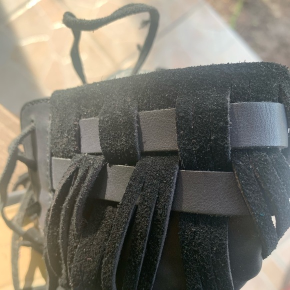 Very Volatile Fringe Sandal - Picture 6 of 8